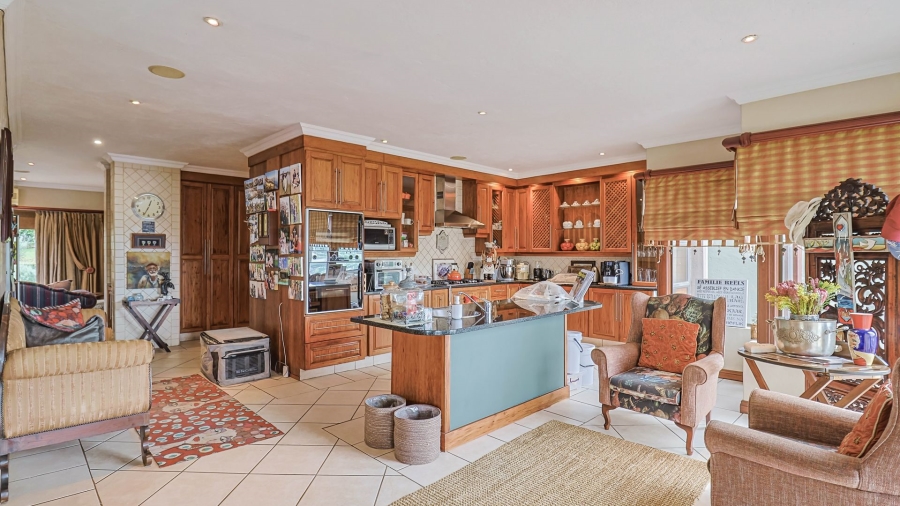 5 Bedroom Property for Sale in Birdwood Estate North West